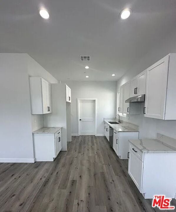 Photo - 6829 Bellaire Ave