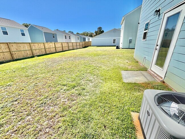 Photo - 1007 Middle Ln