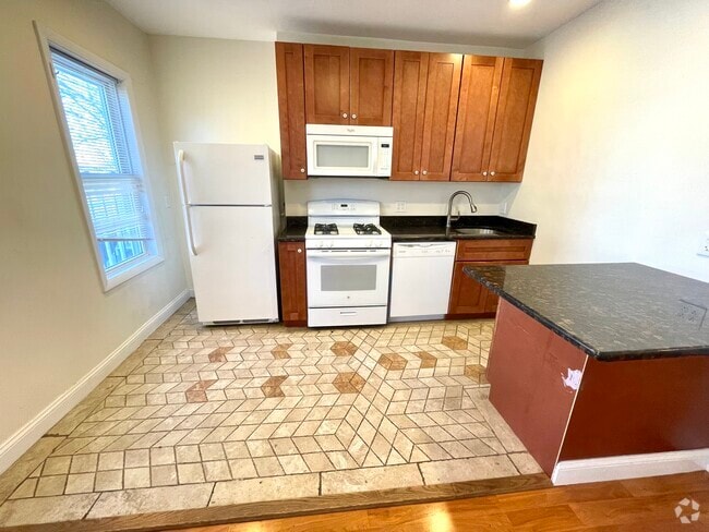 Building Photo - 58 London St Unit #3 Rental