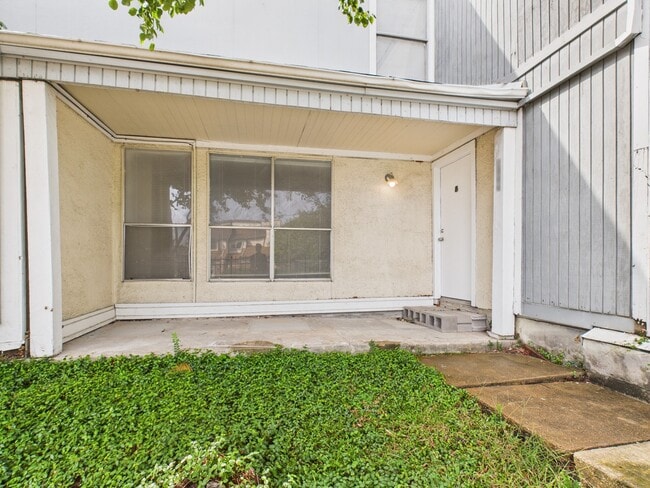 Photo - 781 Country Pl Dr