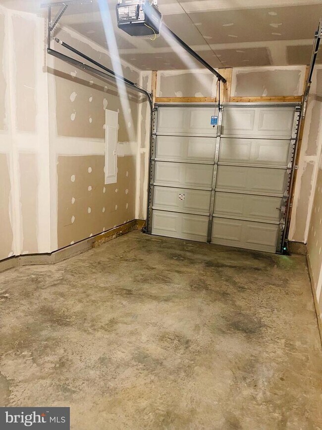 Photo - 505 Hillsdale Pl