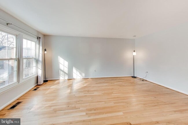 Photo - 22 Shagbark Ct