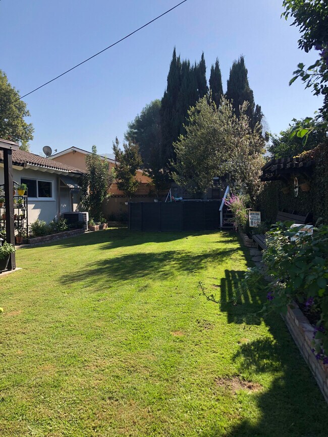 Back Yard - 10304 Cliota St