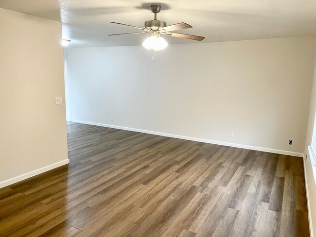 Photo - 363 Florinda St