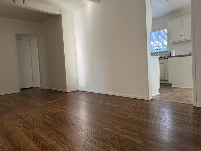 Photo - 7402 Haskell Ave