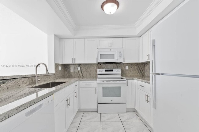 Photo - 9682 Fontainebleau Blvd Unidad 602