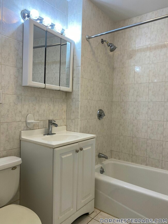 106 Buttonwood St Unidad 2
