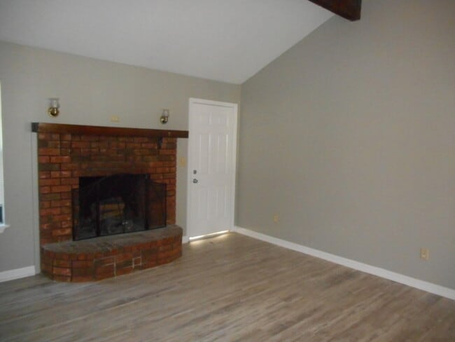 Photo - 2825 Crosscreek Rd