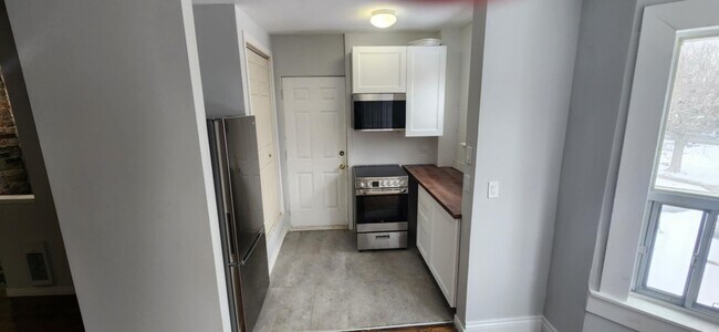 Photo - Beautiful 2 Bedroom in Leslievilel Unit 1