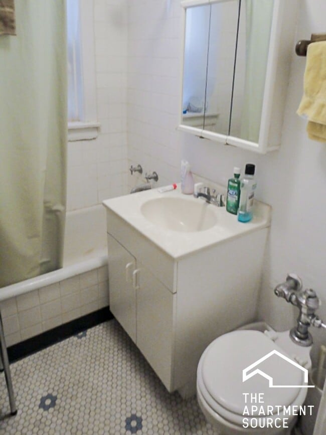 Photo - 514 W Cornelia Ave Unidad 204