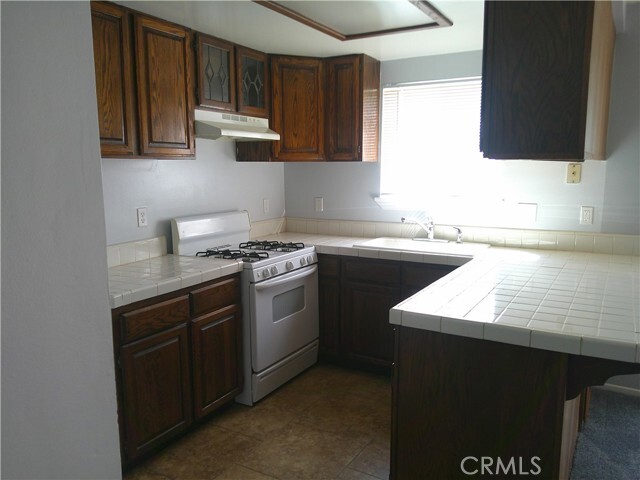 Photo - 5237 Bushnell Ave