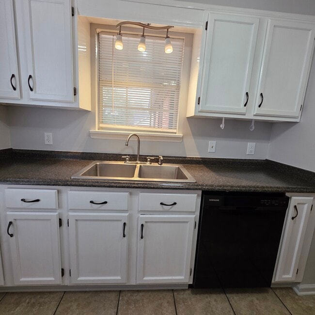 Photo - 105 Tall Pines Dr