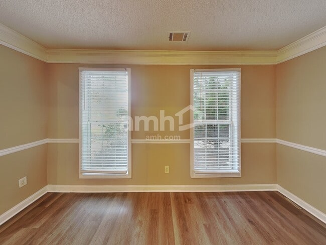 Photo - 2075 Reserve Pky