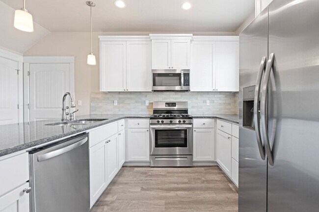 Photo - GORGEOUS 3bd/2.5ba Payette Duplex w/Modern construction, pristine condition, and ready for you!