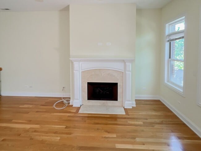 Photo - 2328 N Greenview Ave Unit 2328-3