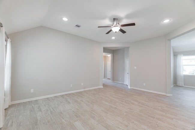 Building Photo - 87 Bloomhill Pl