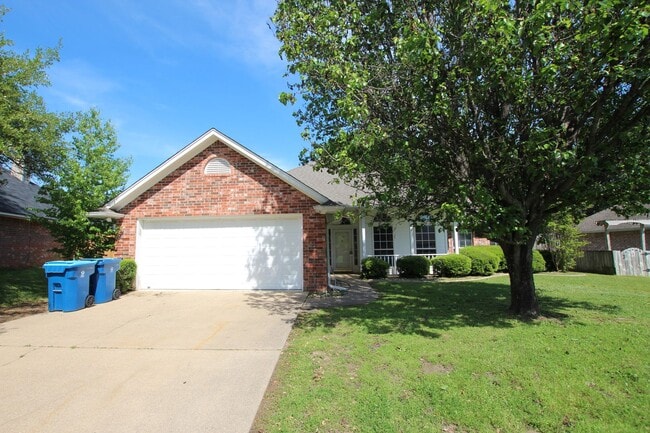 Building Photo - Almost Ready! 3 Bedroom 2 Bath in Whitehouse ISD!