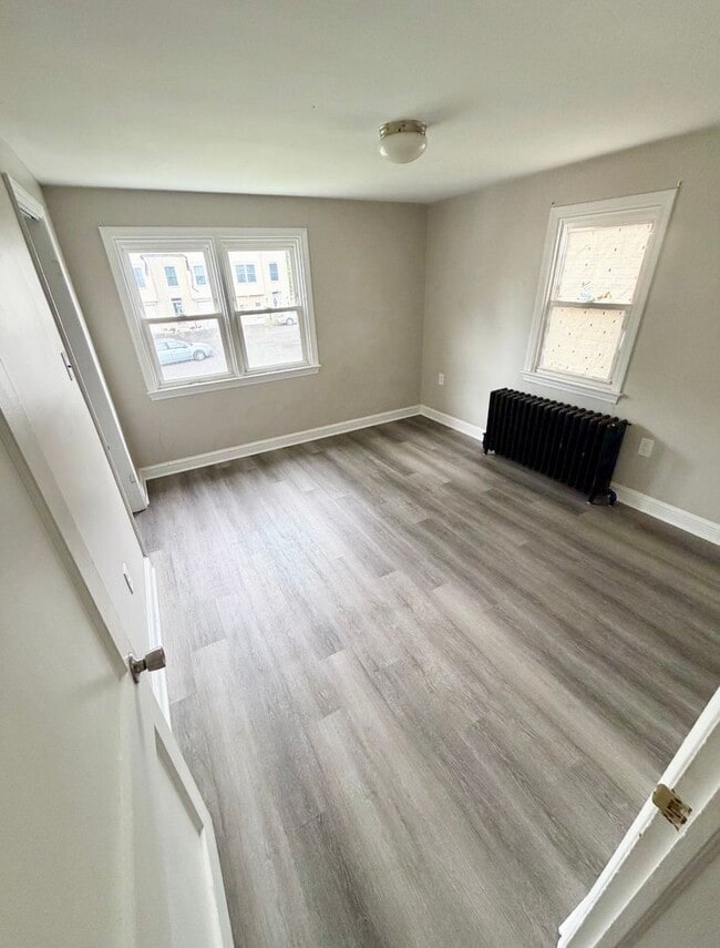 127 S 6th St Unit 2nd Floor
