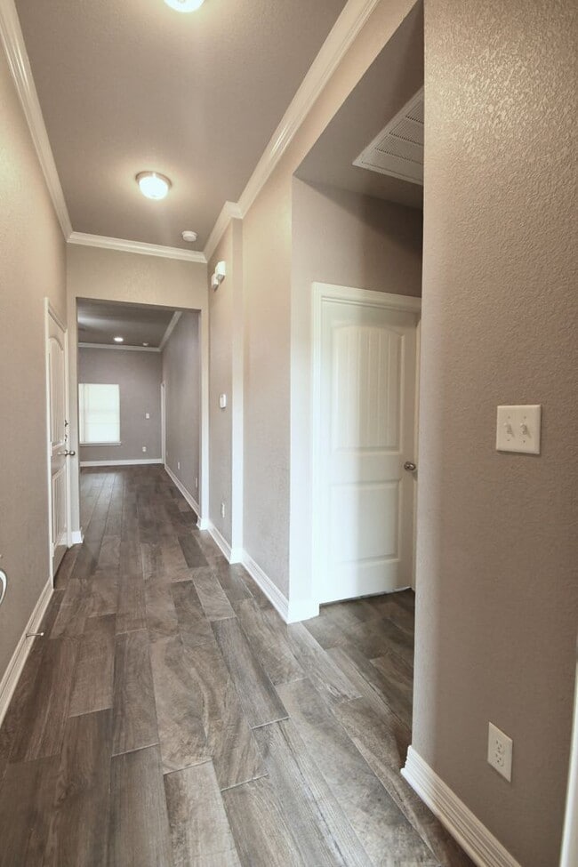 Photo - Modern 3-Bedroom 2 Bath Duplex in South Tyler