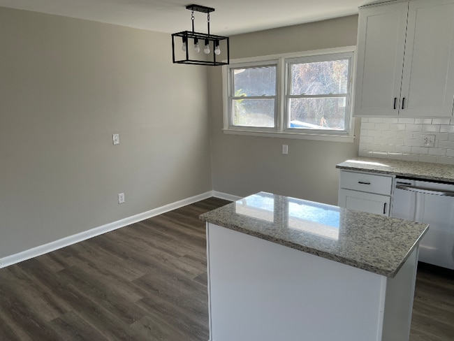 Photo - 524 Eastway Ave