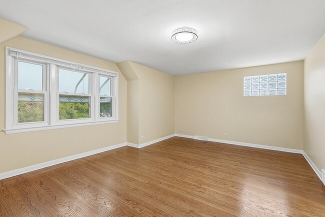 Photo - 3840 S Wolcott Ave Unidad 2