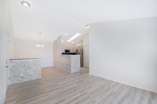 Photo - 670 Mill Cir Unit 305