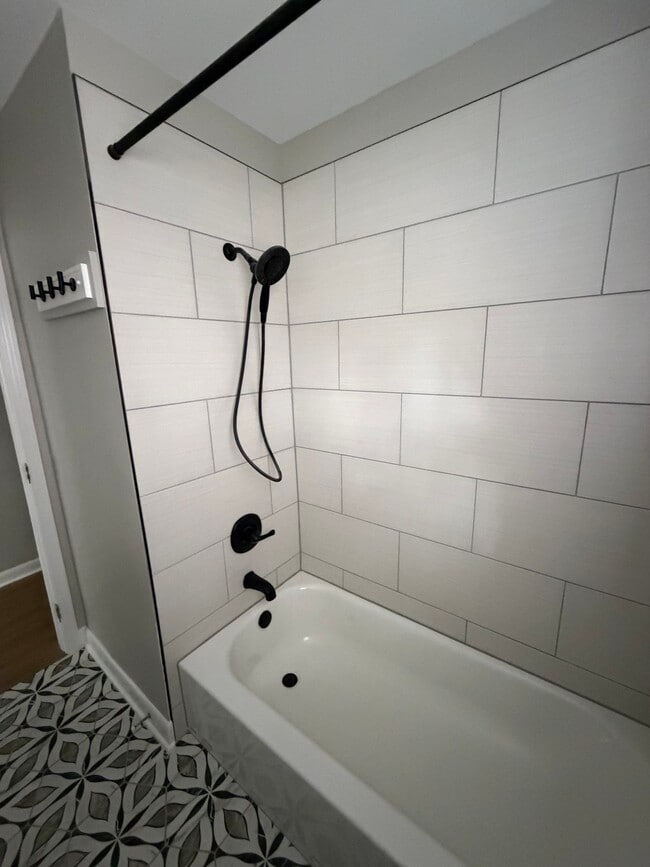 Photo - 1924 Hadley Rd