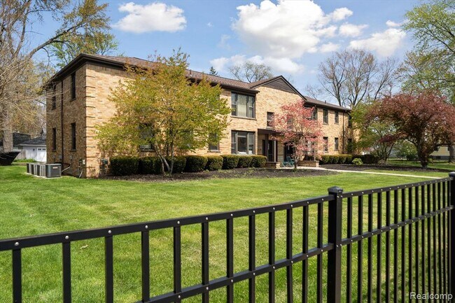 Photo - 617 E Lincoln Ave