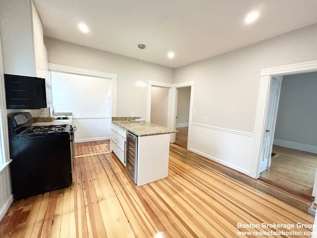 Photo - 12 Buttonwood St