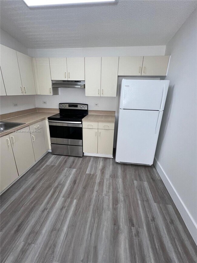 Photo - 3650 N 56th Ave Unit 517