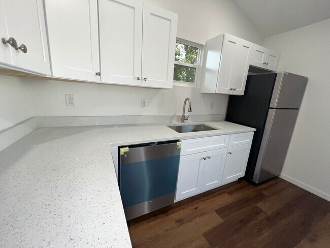 Photo - Allen St Unit 4