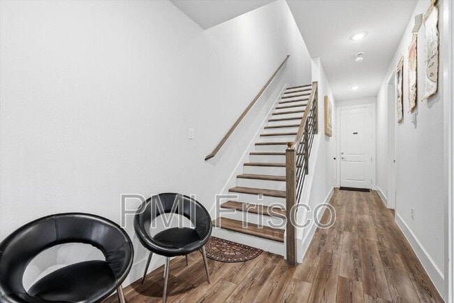 Photo - 8132 Bromley Dr