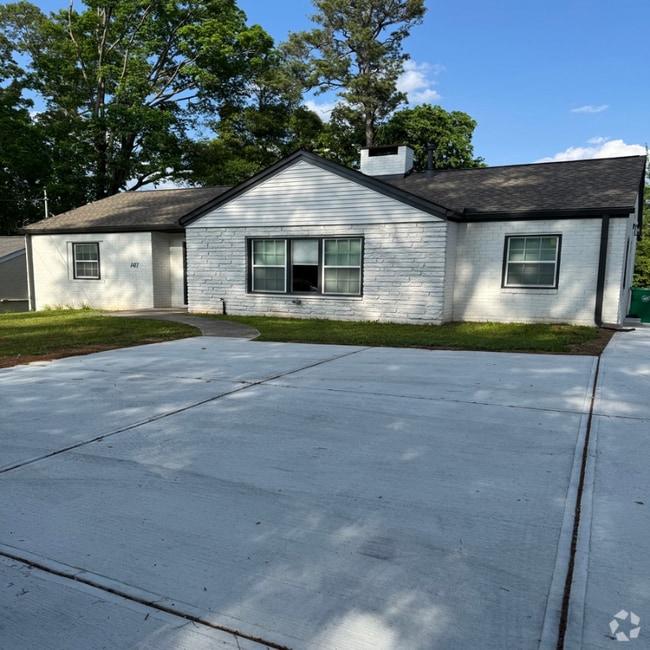 Building Photo - 1411 Clairmont Rd Rental