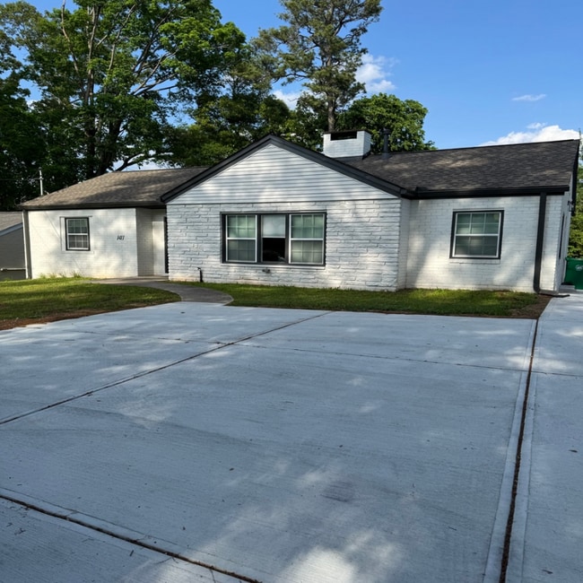 Photo - 1411 Clairmont Rd House