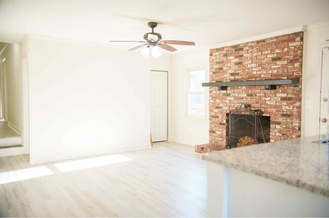 Photo - 2423 Merry Wood Rd