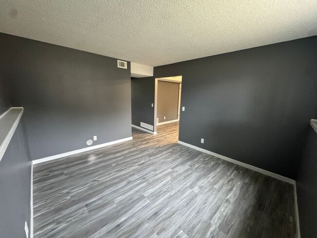 317 N Bridge Ln Unit 3