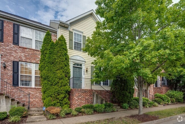 Building Photo - Beautiful Lenox Village Townhome!