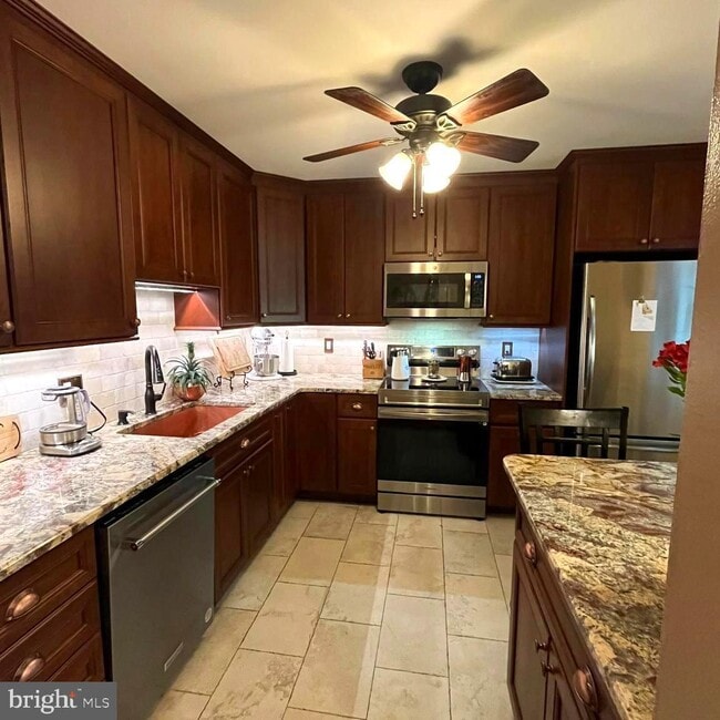 Photo - 171 Madison Ct