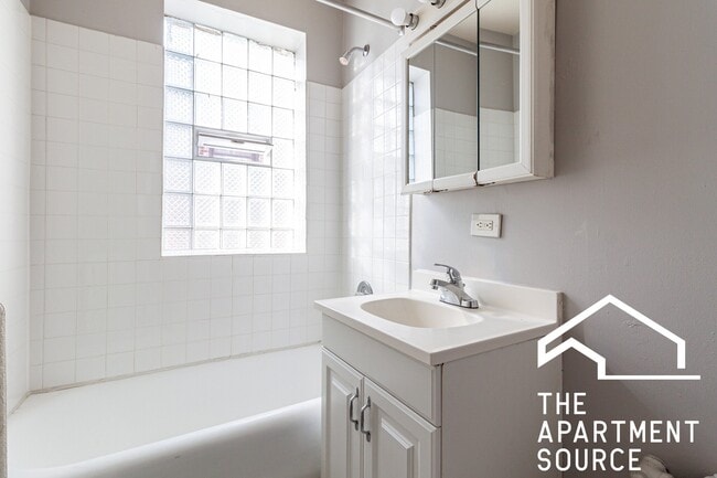 Photo - 1050 W George St Unit 301