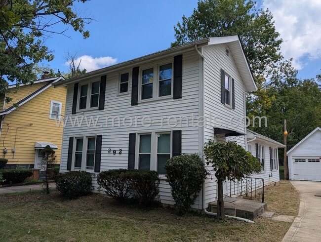 Photo - 392 Collingwood Ave