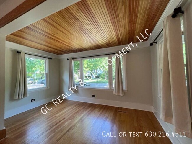 Photo - ***FULLY UPDATED / RIVER FOREST LOCATION /...