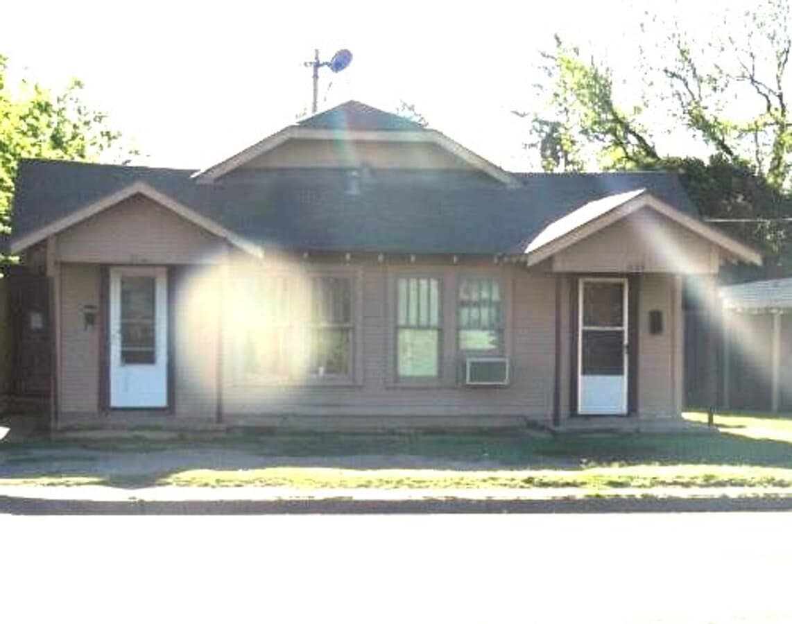 Freshly renovated and conveniently located! - Freshly renovated and conveniently located!