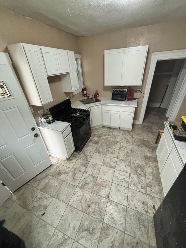 Building Photo - 2289 E 93rd St