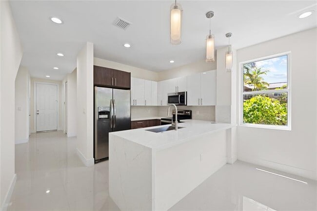 Photo - 1434 SW 4th Ave