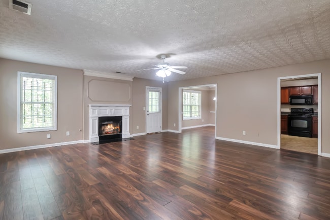 Photo - 3999 Riverside Pkwy