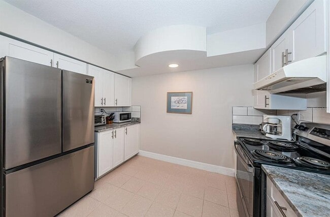 6061 Bahia Del Mar Cir Unit 448