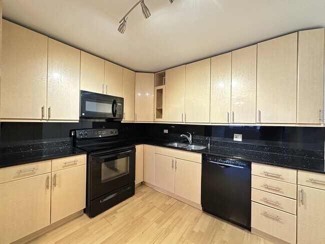 Photo - 1349 N Dearborn St Unit F41