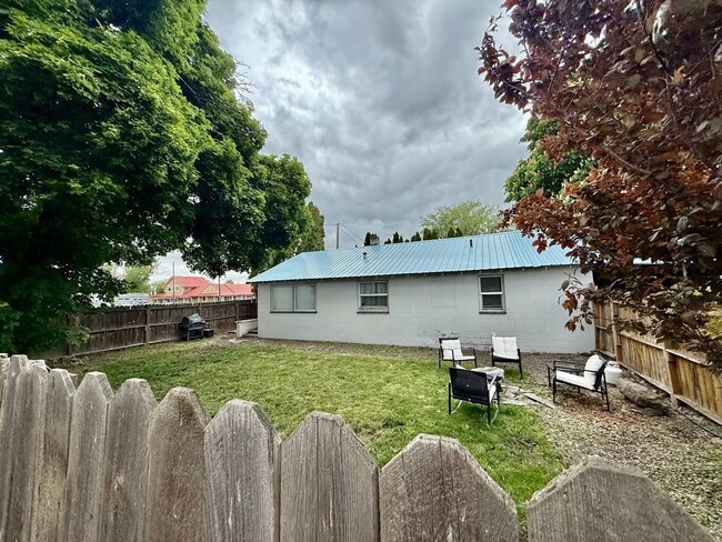 Photo - 10305 W 1st St House
