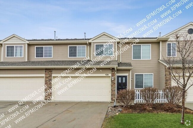 Building Photo - 3 Bedroom 2.5 Bath Townhome. Waukee Schools!!