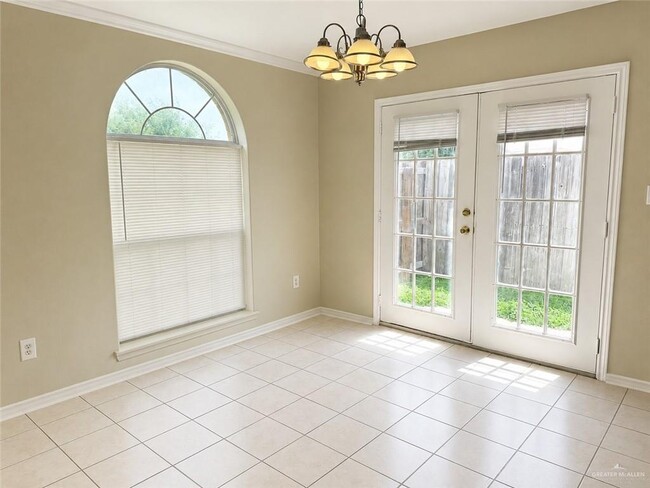 Photo - 7 W Sarah Evans St Unit 1